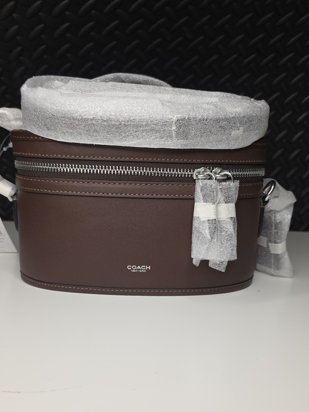 358 - Coach Trail Bag with Smooth Leather and Silver Hardware In Maple